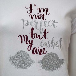 Wit T-shirt not perfect lashes are donkerrood-zilver Wit T-shirt not perfect lashes are donkerrood-zilver
